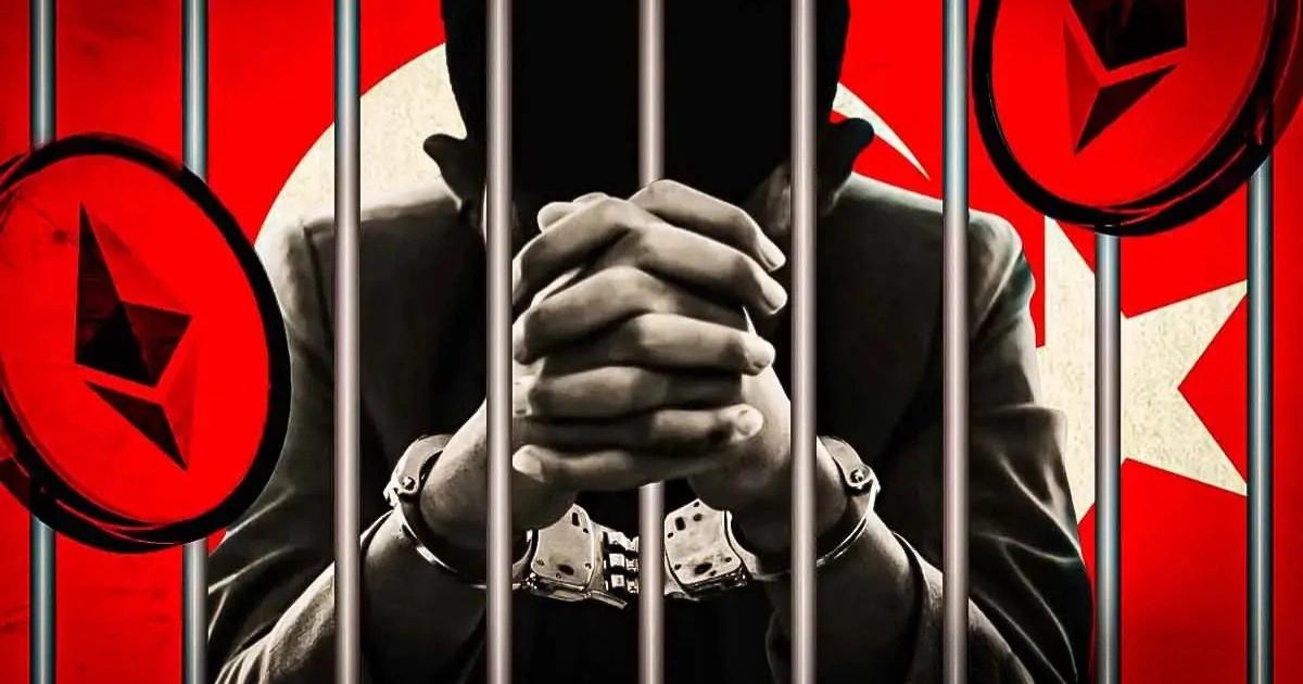 一位開發者在土耳其被捕！原因竟是濫用以太坊，網質疑：開發區塊鏈犯法？阿根廷 Ethereum 開發者在土耳其遭指控「濫用區塊鏈」並被拘留，否認涉案並強調透明運作，引發全球對開發者法律風險與監管環境收緊的關注。