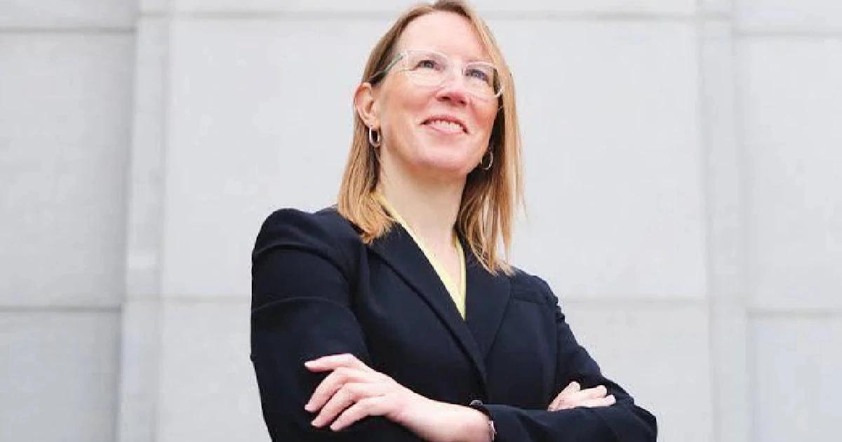 加密媽媽警告：中心化Layer2網路就像交易所，恐需註冊合規！SEC 委員 Hester Peirce 警告部分 Layer2 因中心化撮合機制，可能需比照傳統交易所註冊與合規，凸顯去中心化與監管界線的重大爭議。