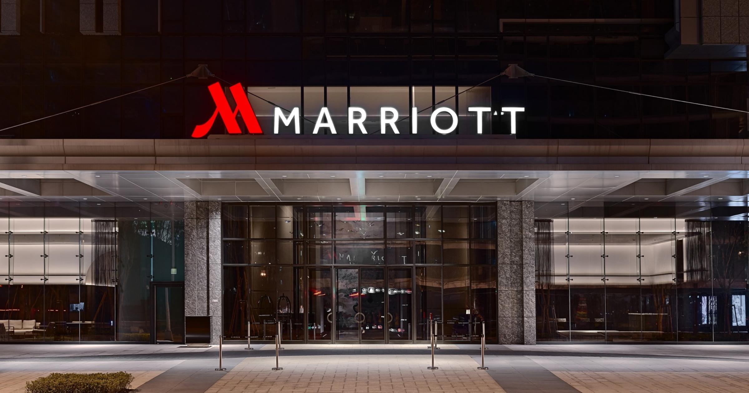 國際飯店集團萬豪，日前與幣託集團合作，推出限量 20 個的「豪享趣環島 MFT」，開賣 20 分鐘就銷售完畢，背後有那些創新？要價近 8,000 元 20 分鐘賣光！萬豪集團發「住宿 MFT」