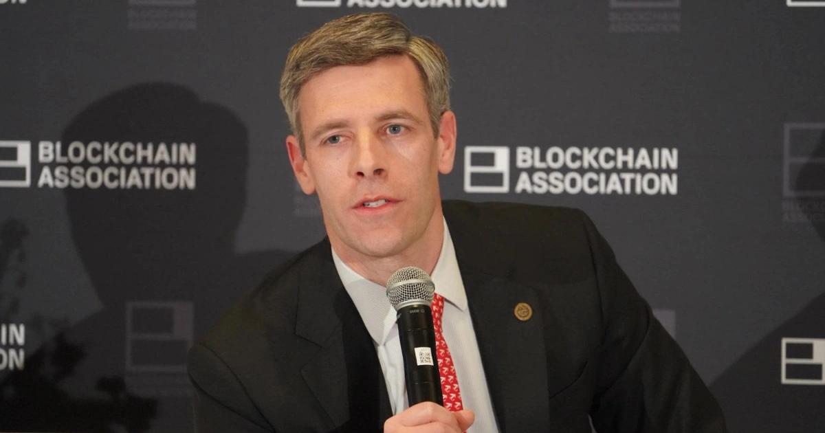 揪出美國九大銀行打壓加密產業證據！OCC：會繼續依法追究OCC 指出多家大型銀行曾對加密等具爭議產業不當停戶，涉及差別對待，未來將追究責任，同時揭示 FDIC 與聯準會才是加密停戶壓力的主要來源。