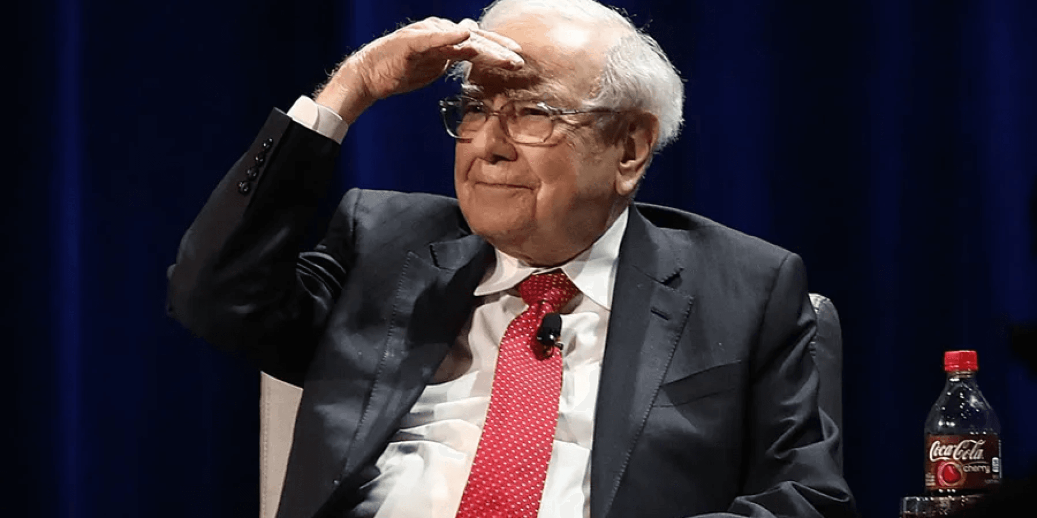 一名在臉書（Facebook）擁有 1.1 萬粉絲的財經網紅，在愚人節這天聲稱股神巴菲特已經買回台灣半導體龍頭台積電的股票，恐挨上重罰及 10 年牢獄。 出事了阿伯！台網紅愚人節造謠「巴菲特買回台積電」，最重恐罰上億再判 10 年 