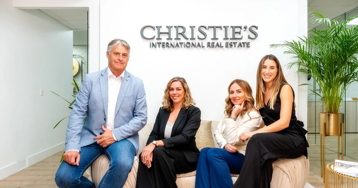 加密貨幣可以買豪宅！佳士得成立新部門，處理10億鎂房地產加密支付佳士得國際房地產成立新部門，專責處理逾10億美元的豪宅加密貨幣支付交易。此舉受高額加密房產交易啟發，美議員也提案將比特幣納入房貸評估。