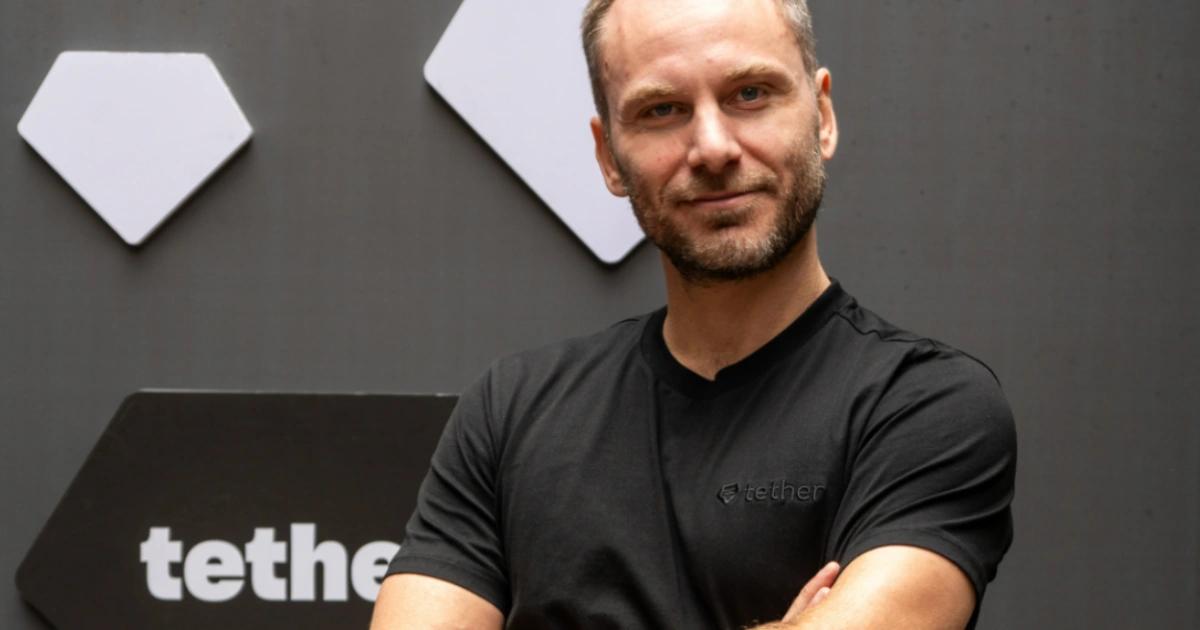 Tether第一季獲利10億鎂！靠美債利息賺飽飽，打造超越美元的資產帝國Tether 公布財報，美債持有近 1,200 億美元，單季獲利逾 10 億，穩定幣市占續增並推動多元化投資。