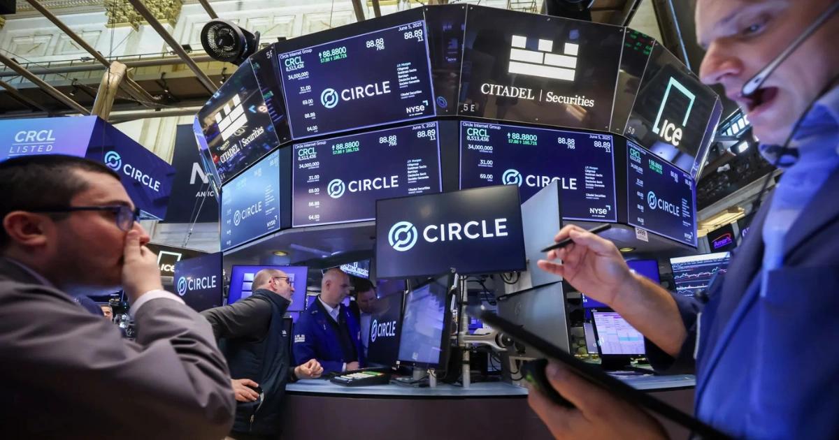 賺飽出場？Circle CEO跟一群股東將賣出8百萬股，獲利超10億鎂Circle 公布 Q2 營收 6.47 億美元優於預期，但創辦人 Jeremy Allaire 等股東計劃出售 800 萬股，套現逾 10 億美元，消息導致 CRCL 盤後下跌逾 6%。