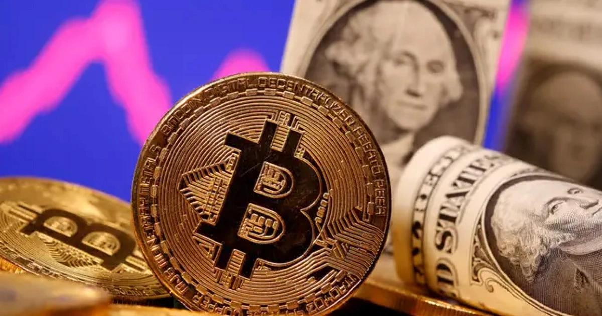 比特幣正默默IPO，只是你不知道？華爾街專家分析為何BTC近期走勢疲軟華爾街專家 Jordi Visser 認為，比特幣目前的橫盤整理是「沉默的 IPO」，即早期持有者正有序地向新機構投資人分配籌碼。比特幣 ETF 提供了足夠的流動性吸收賣壓。