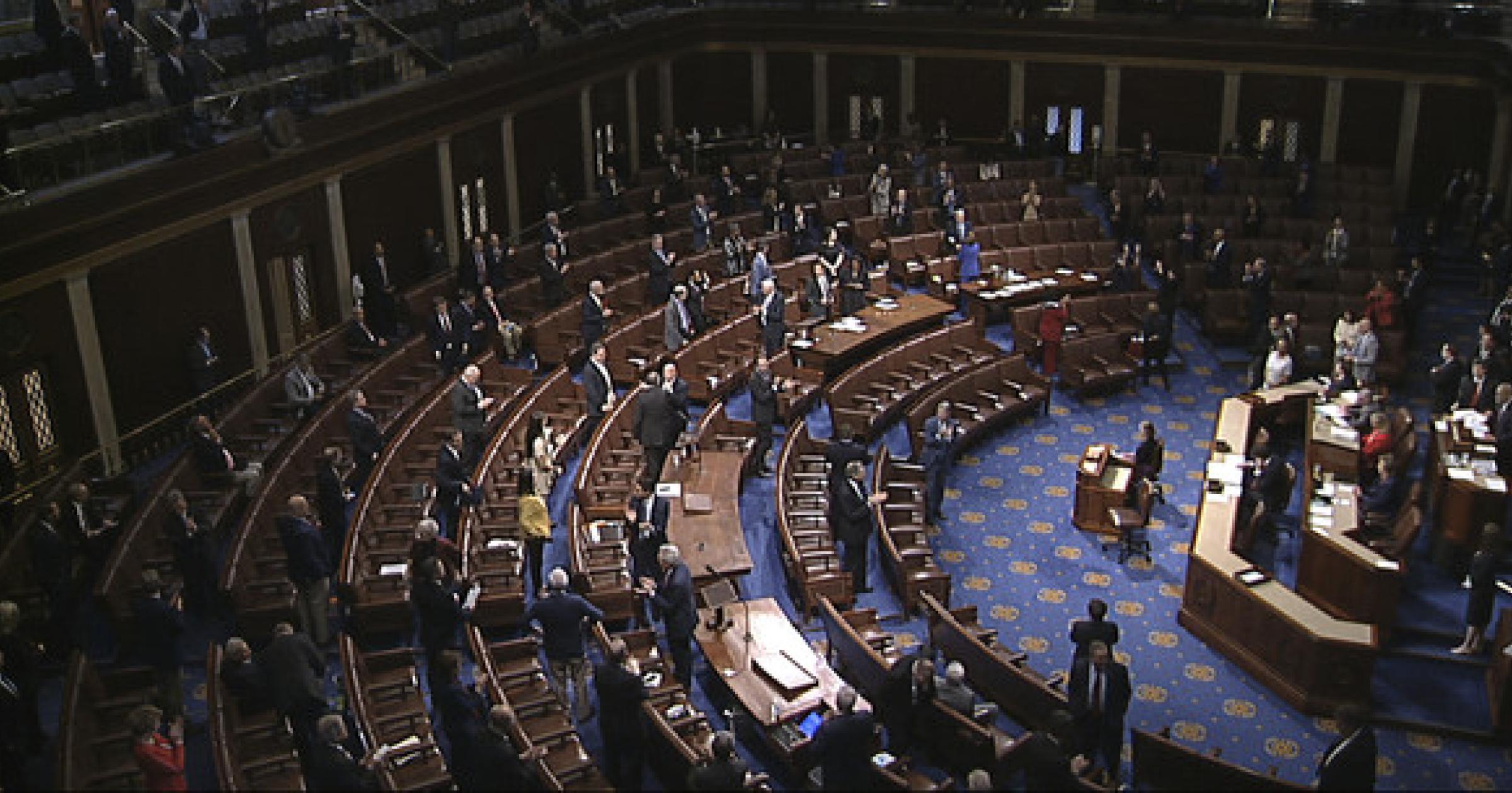 由於立法談判陷入僵局,美國穩定幣法案發布的速度可能推遲到 9 月,不過立法委員可能很快就會提出一些初步的草案。 美穩定幣法案延至 9 月公布!知情人士:草案將先行