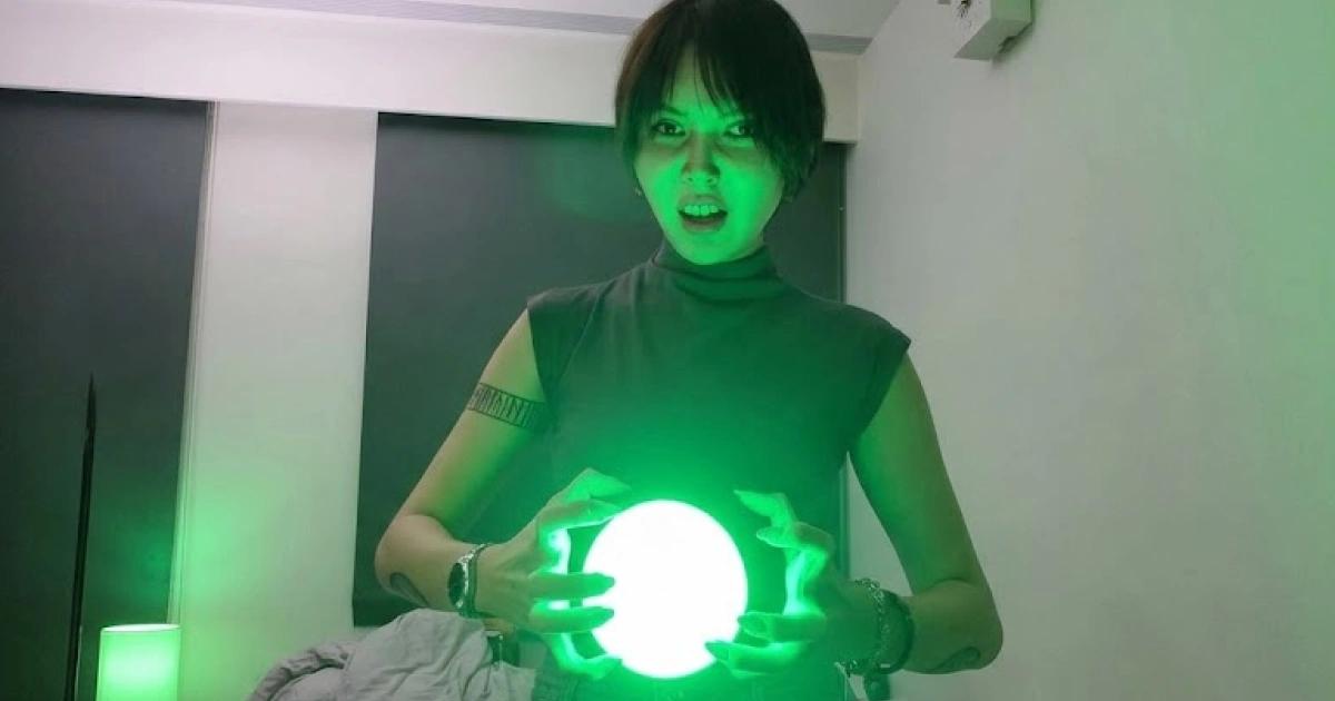 巴逆逆登上彭博!自曝FOMO貸500萬買台股,大盤今創高後翻綠收跌|網紅巴逆逆因貸款500萬元買台股登上《彭博社》,反映全民瘋AI的FOMO熱潮。同日台股加權指數創下歷史新高後,高檔賣壓湧現,終場反轉暴跌640.86點。